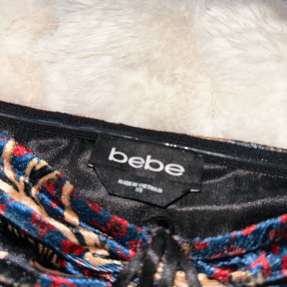 Bebe velvet Off-Shoulder Blouse - Picture 4 of 5